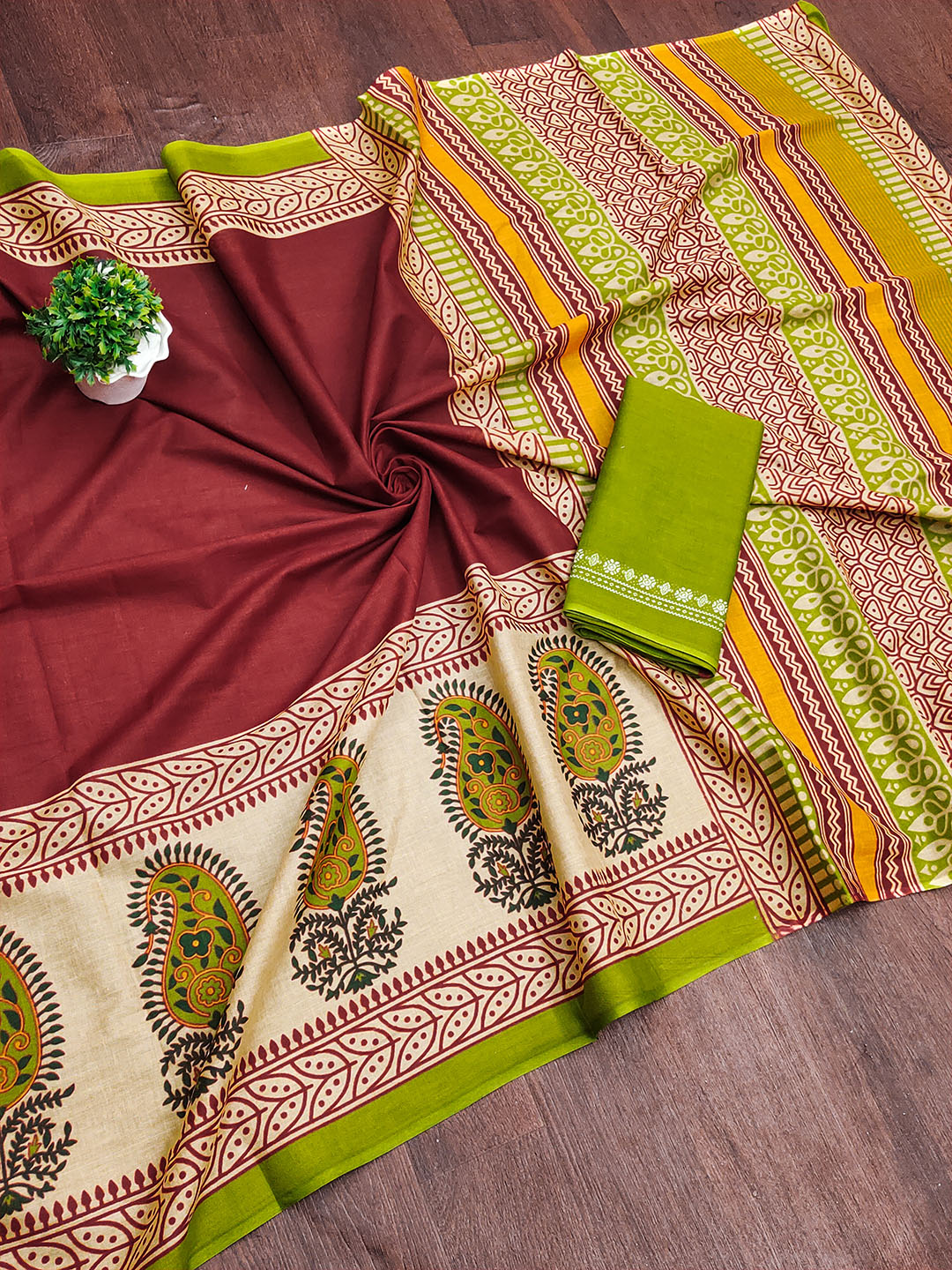 Urban Pallu Woven Design Pure Cotton Daily Saree