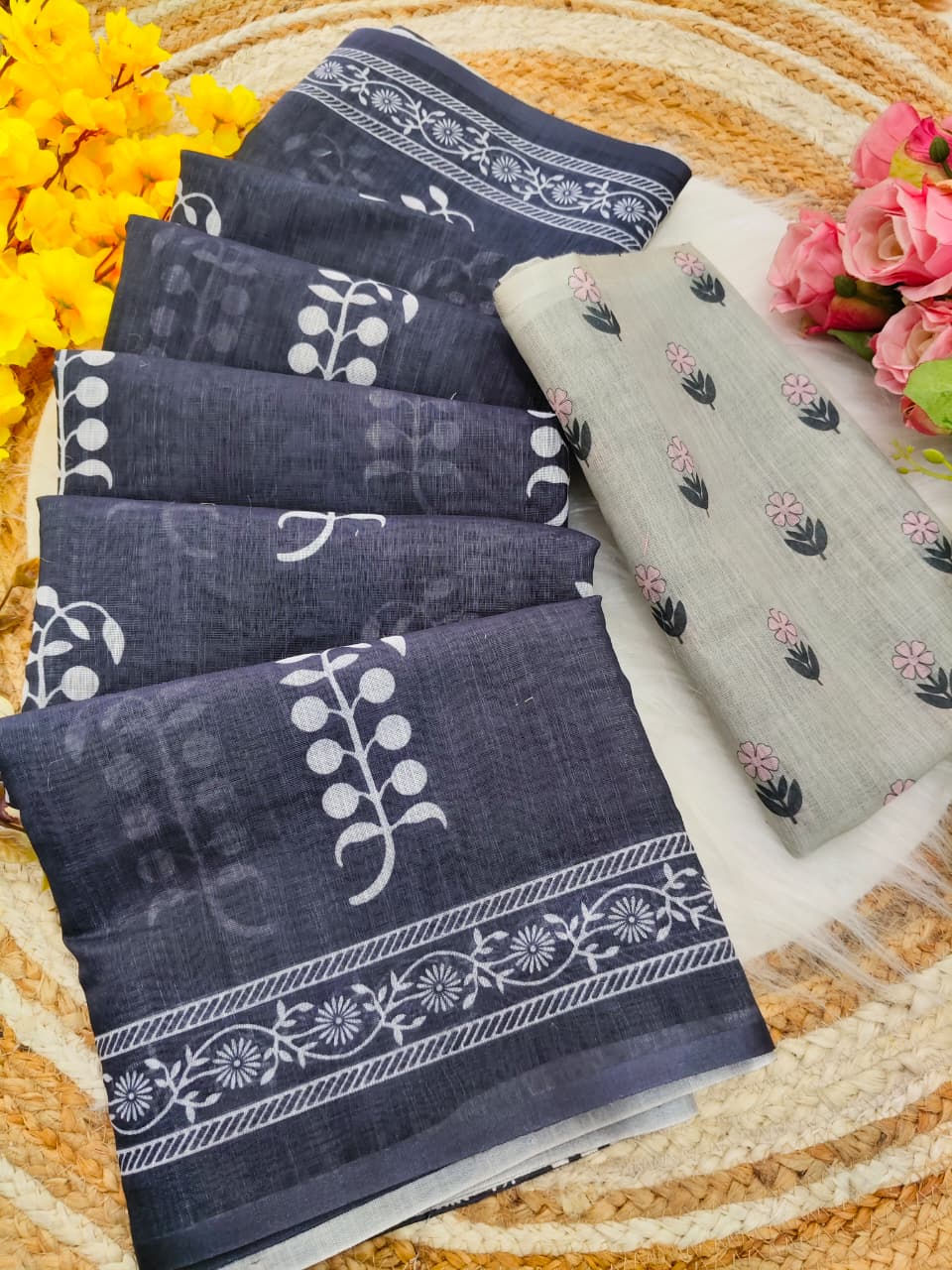 Urban Pallu Printed Cotton Blend Daily Saree