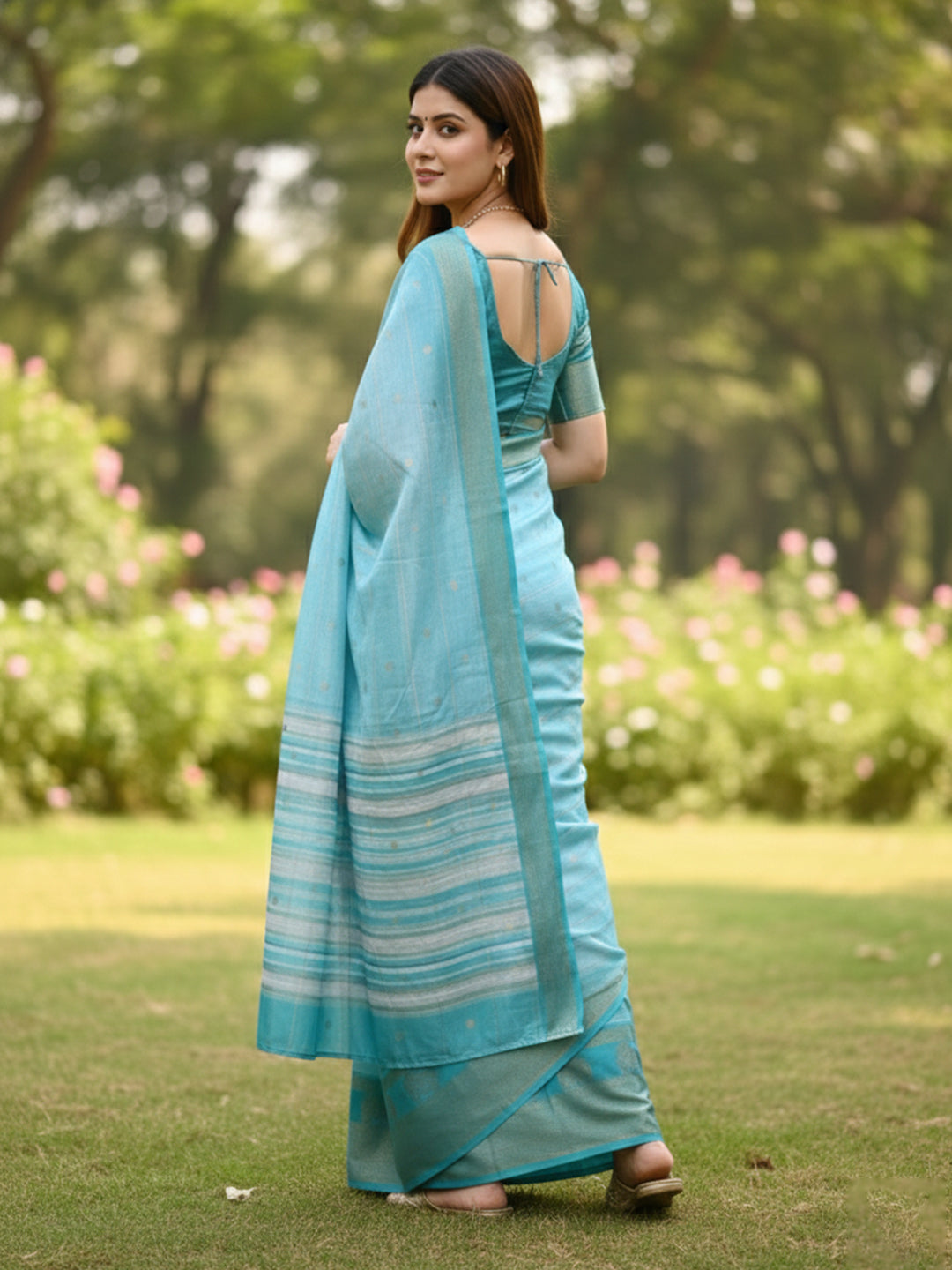 Urban Pallu Floral Sequinned Silk Blend Fusion Saree